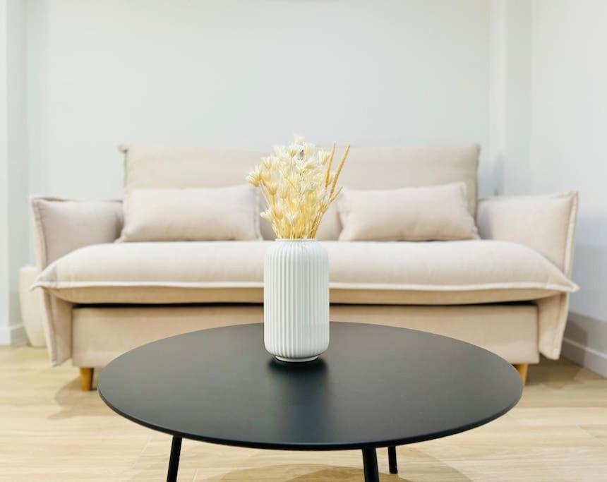 Behappy Huerto Del Conde -Centro Apartment Malaga Luaran gambar